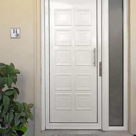 Sebastian's Amazing Rhodes Town Apartament *